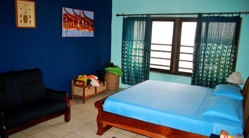 Sankofa Beach House Kokrobite Room photo