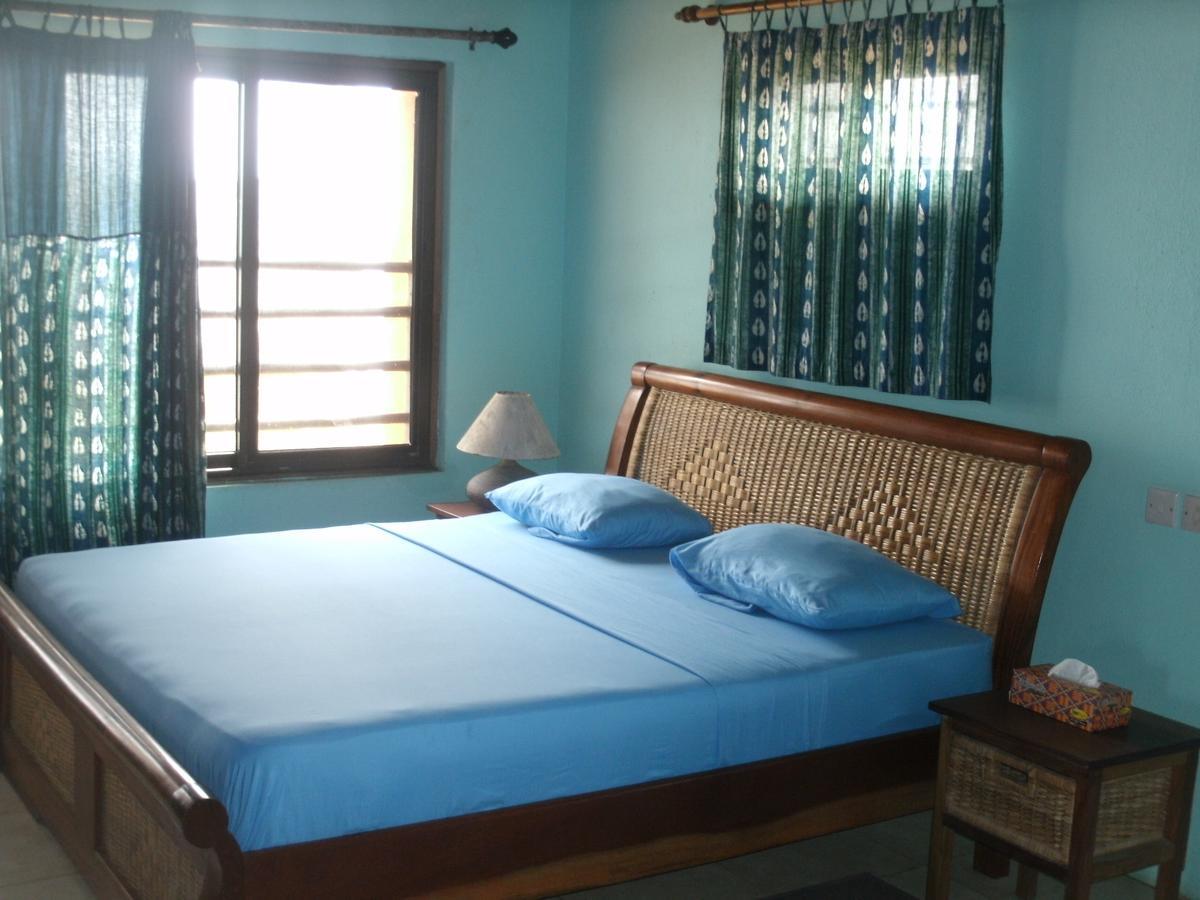 Sankofa Beach House Kokrobite Room photo